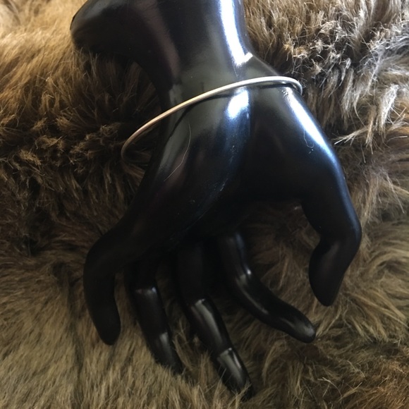 Bella Ryann silver tone “Mom” adjustable bangle - Picture 4 of 8